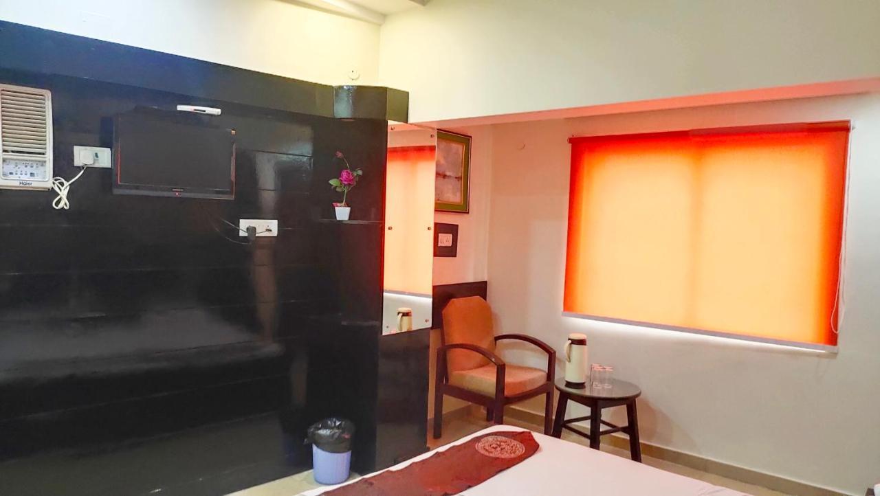 Hotel Shivay Palace Basti Buitenkant foto