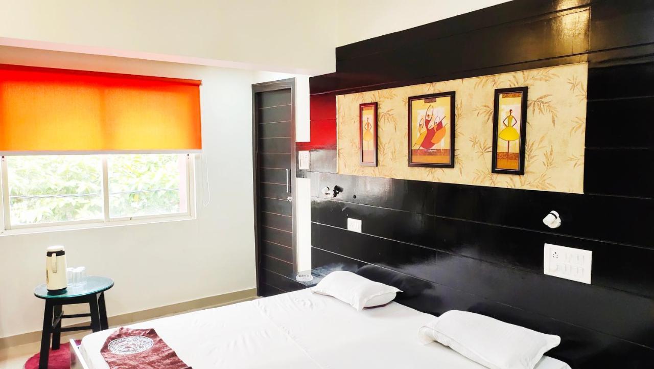 Hotel Shivay Palace Basti Buitenkant foto