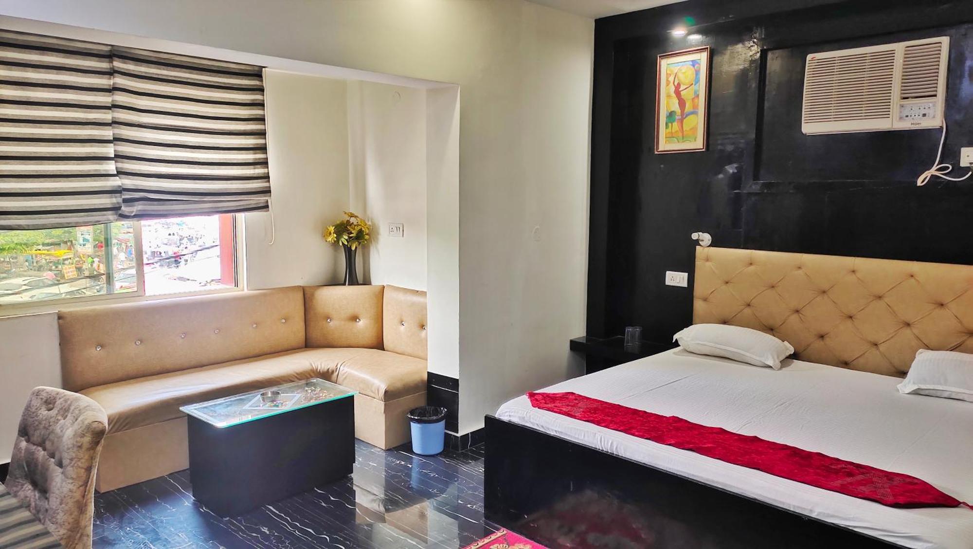 Hotel Shivay Palace Basti Buitenkant foto